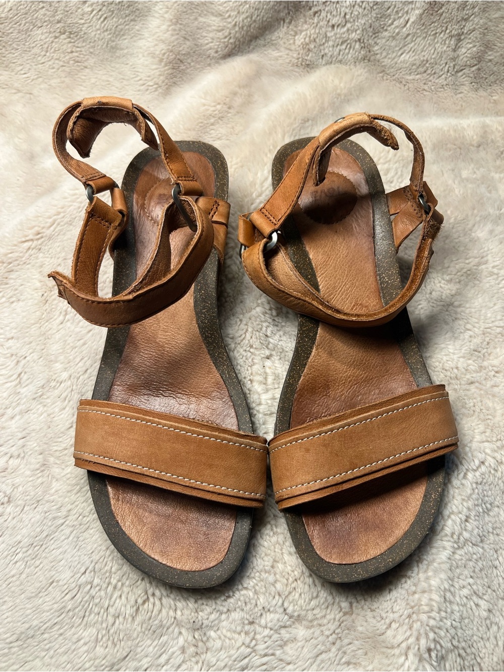 Teva Ysidro Stitch Strappy Leather Ankle Strap Wedge Sandals size 9.5